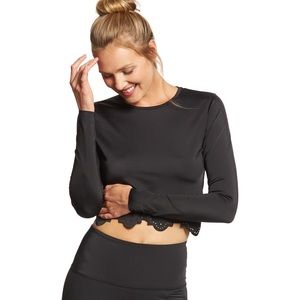 Beyond yoga scalloped long sleeve crop top